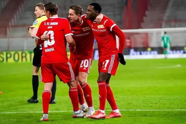温网：高芙2-1逆转佩古拉 穆霍娃2-0大坂直美进四强